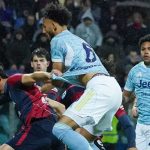 78 Persen Penguasaan Bola Tak Cukup, Juventus Cetak Sejarah Kelam di Serie A Lloyd Kelly berusaha merebut bola di laga Cagliari Calcio vs Juventus di Serie A