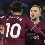 Lucas Paqueta dan Jarrod Bowen merayakan gol ke gawang Brighton