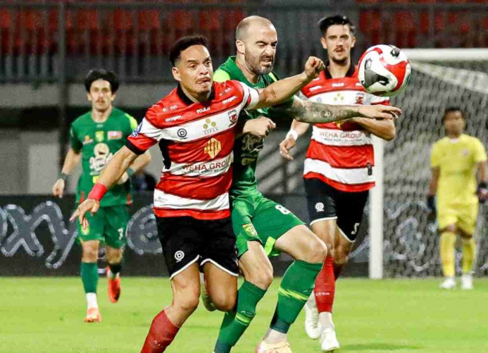 Lulinha Saat Membela Madura United Melawan Persebaya di Pekan Sebelumnya