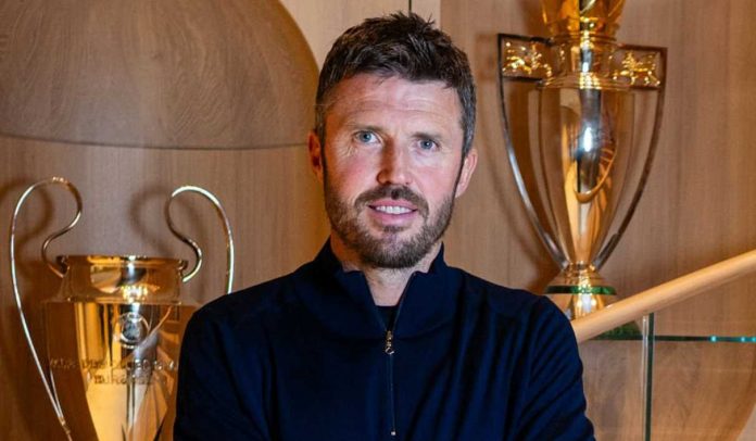 Michael Carrick diperkenalkan sebagai pelatih interim Manchester United Michael Carrick diperkenalkan sebagai pelatih interim Manchester United