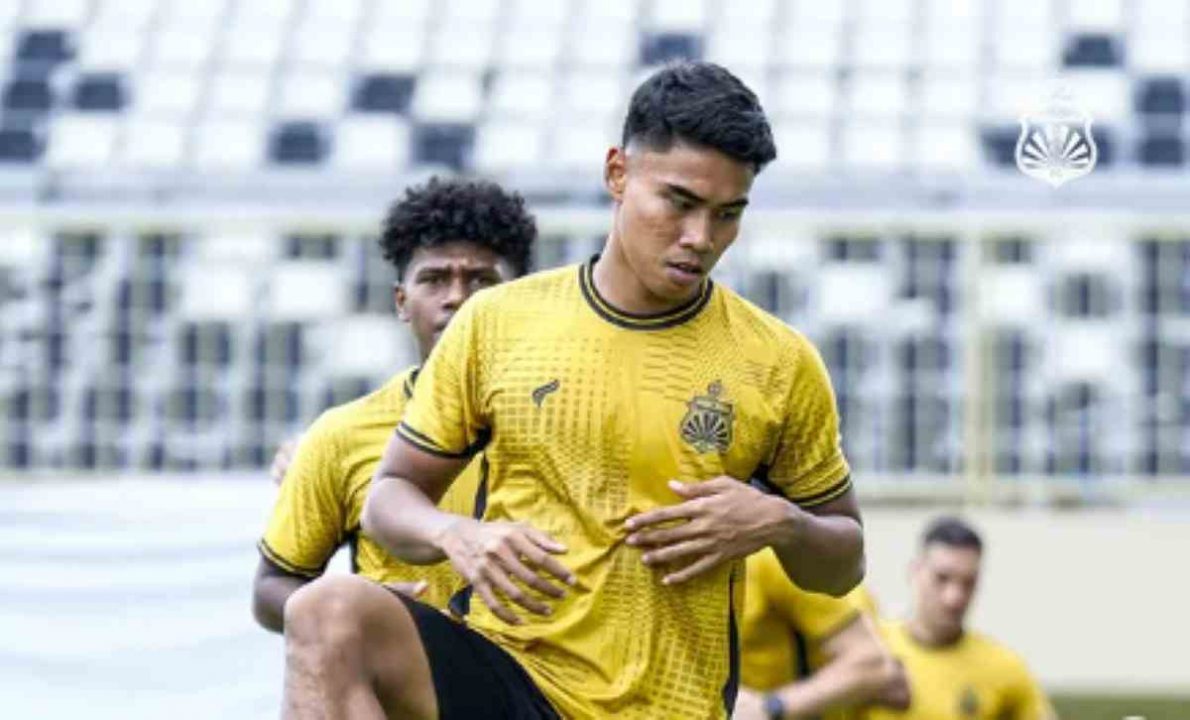 Muhammad Ferarri dalam sesi latihan Bhayangkara FC jelang laga tandang vs PSBS Biak