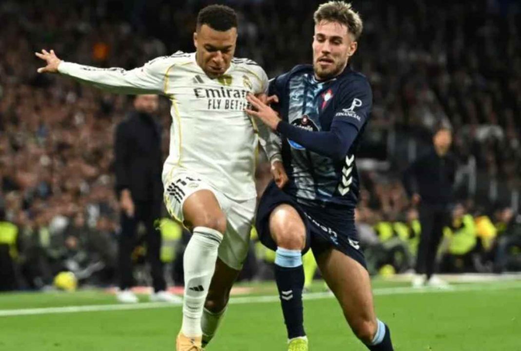 Oscar Mingueza saat berduel dengan Mbappe di Laga Real Madrid vs Celta Vigo