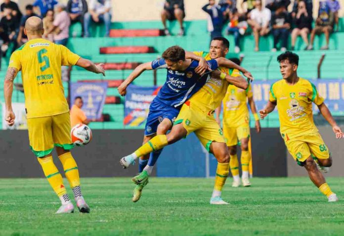PSIM Menjamu Persebaya di Pekan ke-18