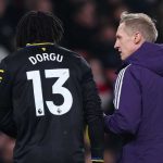 Pukulan Telak Bagi Manchester United, Patrick Dorgu Terancam Absen Panjang Patrick Dorgu meninggalkan lapangan karena cedera di laga Arsenal v Manchester United di Premier League