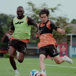 Prediksi Persija Jakarta vs Madura United: Momentum Macan Kemayoran Kudeta Posisi Teratas Ryo Matsumura dalam sesi latihan Persija jelang menjamu Madura United