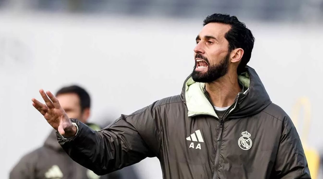 Alvaro Arbeloa pelatih Real Madrid