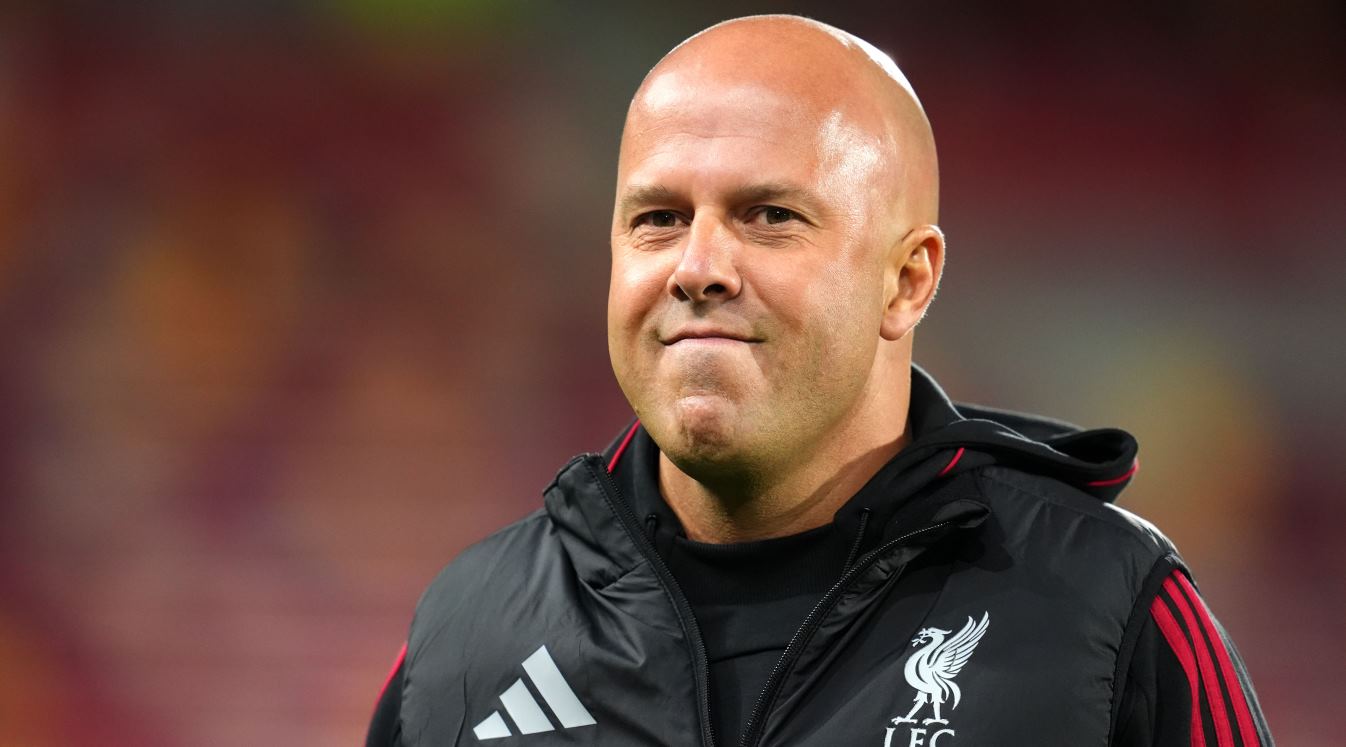 Arne Slot pelatih Liverpool