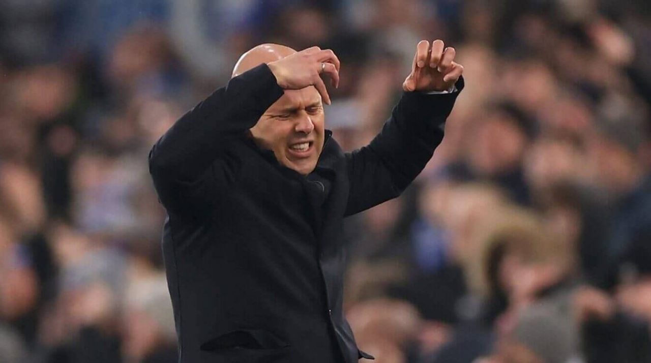 Arne Slot pelatih Liverpool