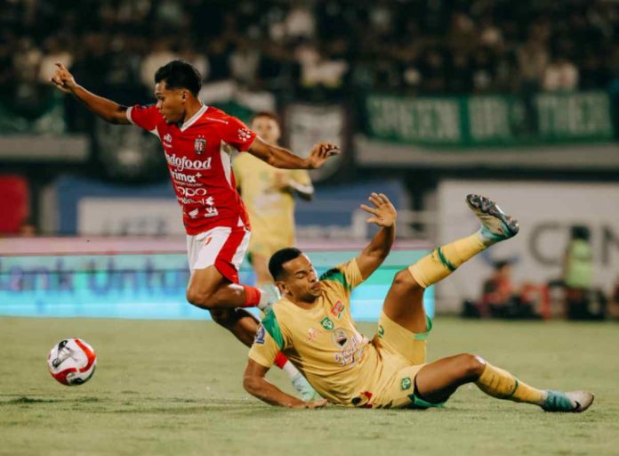 Bali United menjamu Persebaya di pekan ke-20