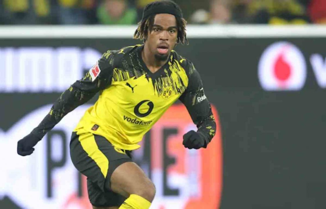 Chukwuemeka dalam aksinya untuk Borussia Dortmund