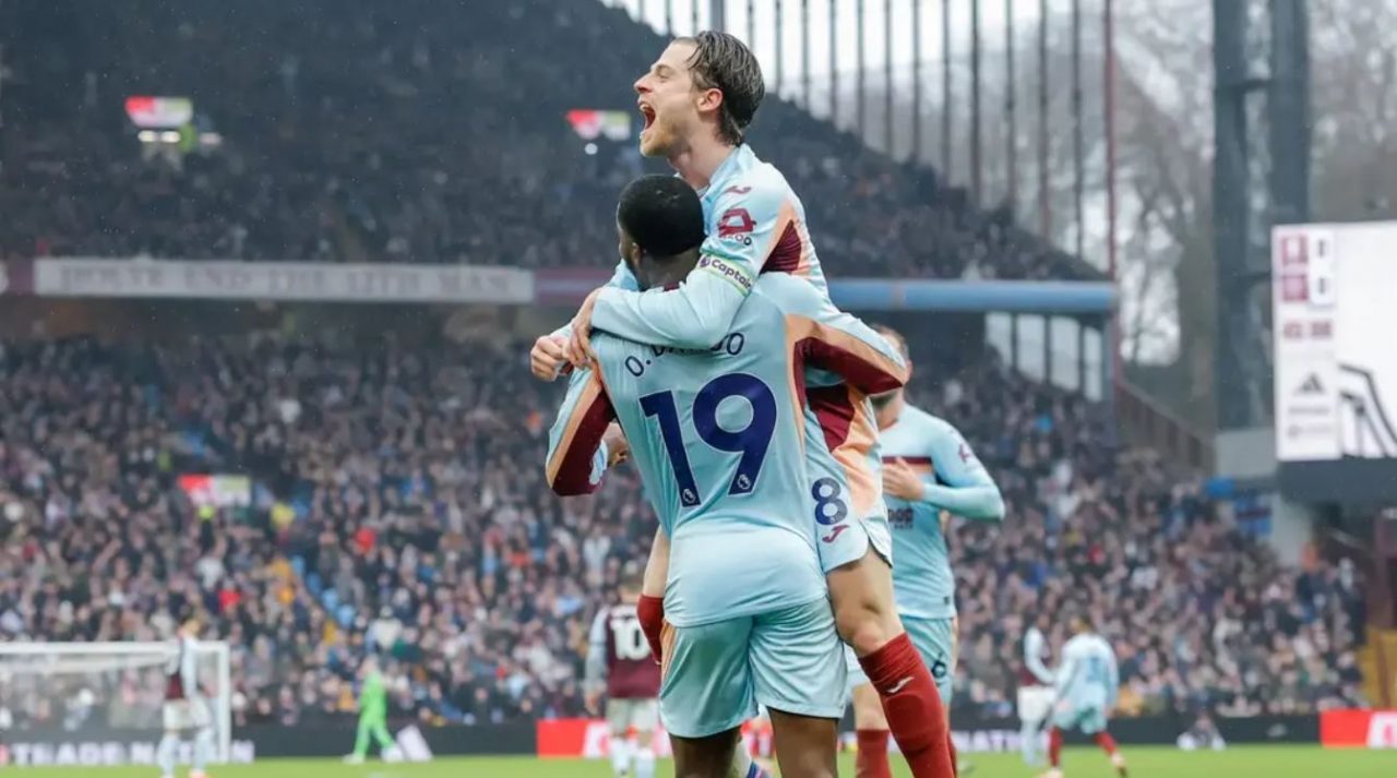 Hasil Aston Villa vs Brentford skor akhir 0-1 - Liga Inggris