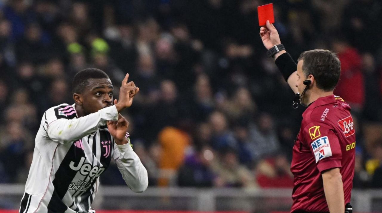 Insiden kartu merah Pierre Kalulu