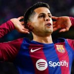 Joao Cancelo pemain Barcelona
