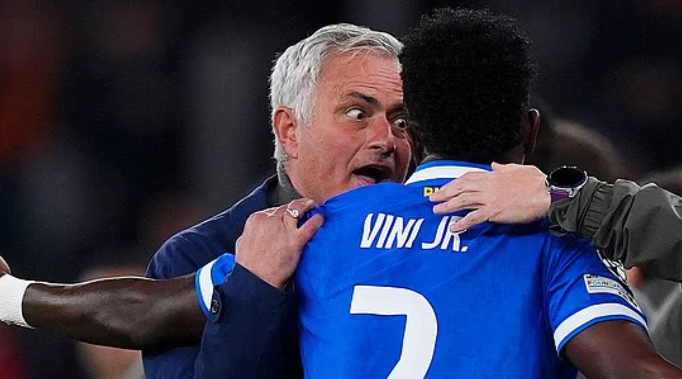 Jose Mourinho dan Vinicius Junior Jose Mourinho dan Vinicius Junior