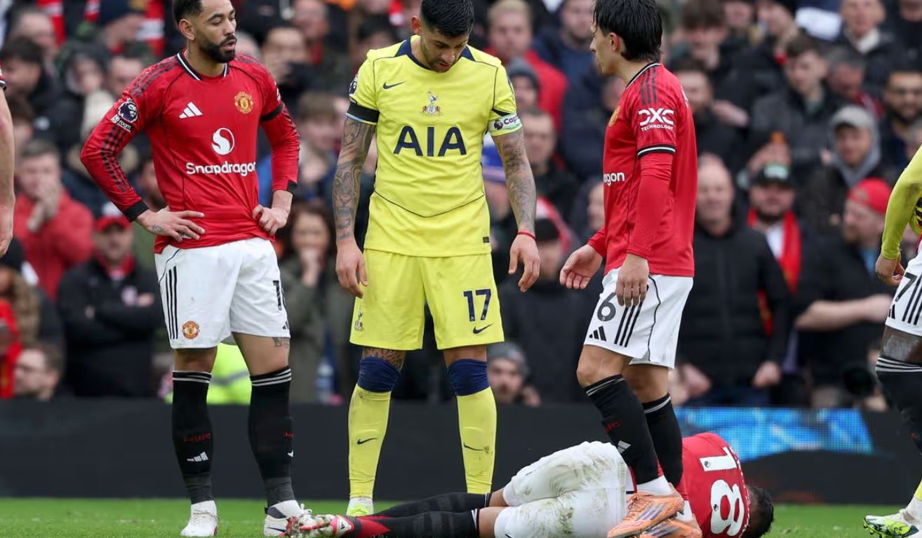 Kapten Tottenham Hotspur Cristian Romero mendapat hukuman larangan bermain di empat laga Liga Inggris