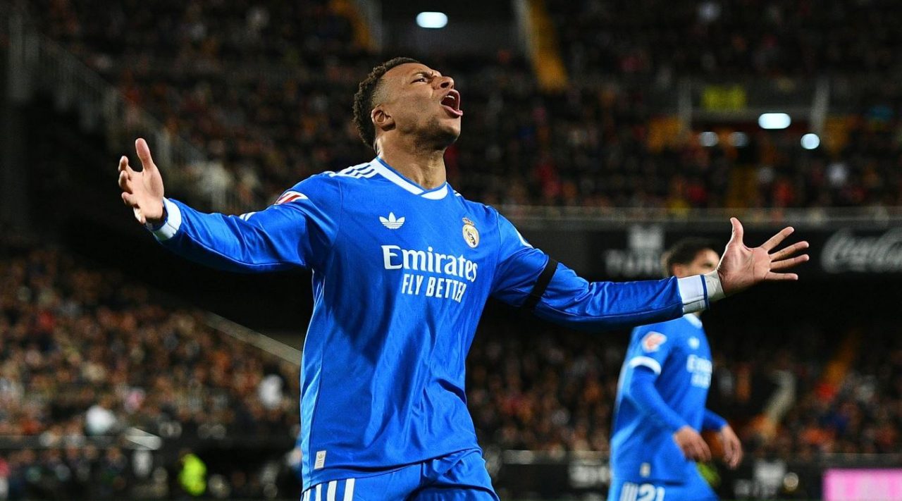 Kylian Mbappe pemain Real Madrid