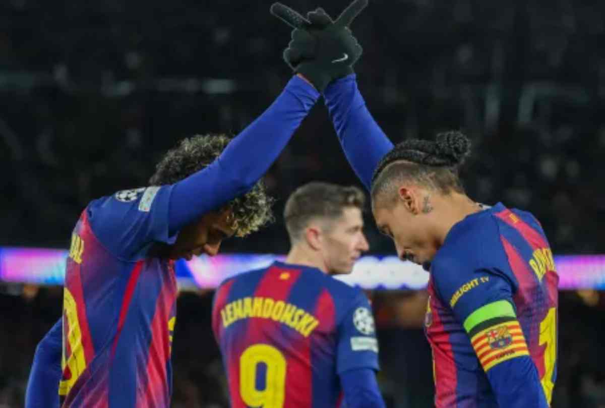 Lamine Yamal dan Raphinha usai laga Liga Champions Barcelona Lamine Yamal dan Raphinha usai laga Liga Champions Barcelona