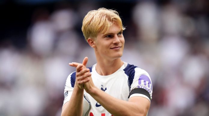 Lucas Bergvall pemain Tottenham Hotspur Lucas Bergvall pemain Tottenham Hotspur