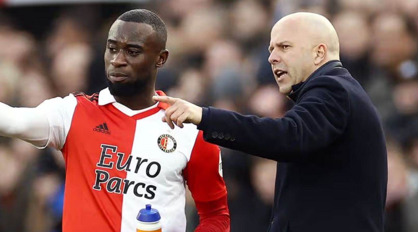 Lutsharel Geertruida dan Arne Slot saat masih bersama di Feyenoord