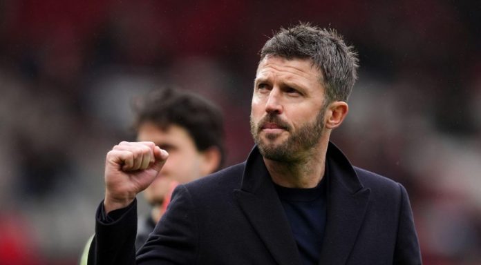 Luis Enrique Diragukan Datang, Michael Carrick Justru Dinilai Jawaban untuk Man United Luis Enrique Diragukan Datang, Michael Carrick Justru Dinilai Jawaban untuk Man United