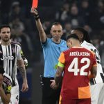 Kenapa Lloyd Kelly Langsung Dapat Kartu Merah di Duel Juventus Kontra Wakil Turki? Momen saat Lloyd Kelly menerima kartu merah di laga antara Juventus vs Galatsaray di leg kedua playofff Liga Champions 2026