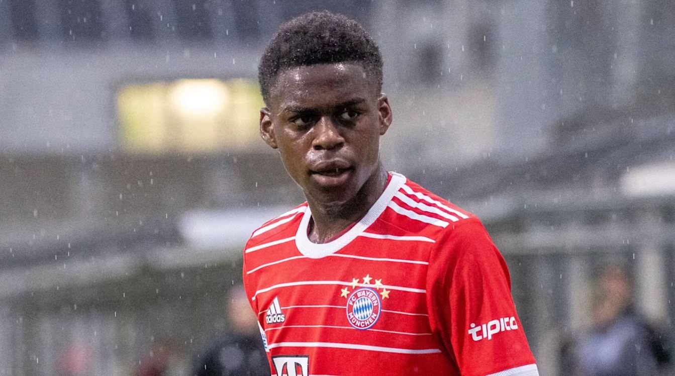 Noël Aséko Nkili pemain Bayern Munchen