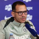 Paul Merson Kritik Chelsea, Rosenior Klaim Timnya Sudah Berbeda dari Era Maresca