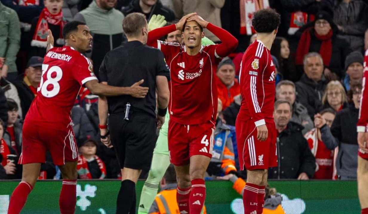 Pemain Liverpool saat kalah lawan Manchester City di Anfield