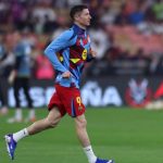 Robert Lewandowski saat pemanasan jelang laga Barcelona