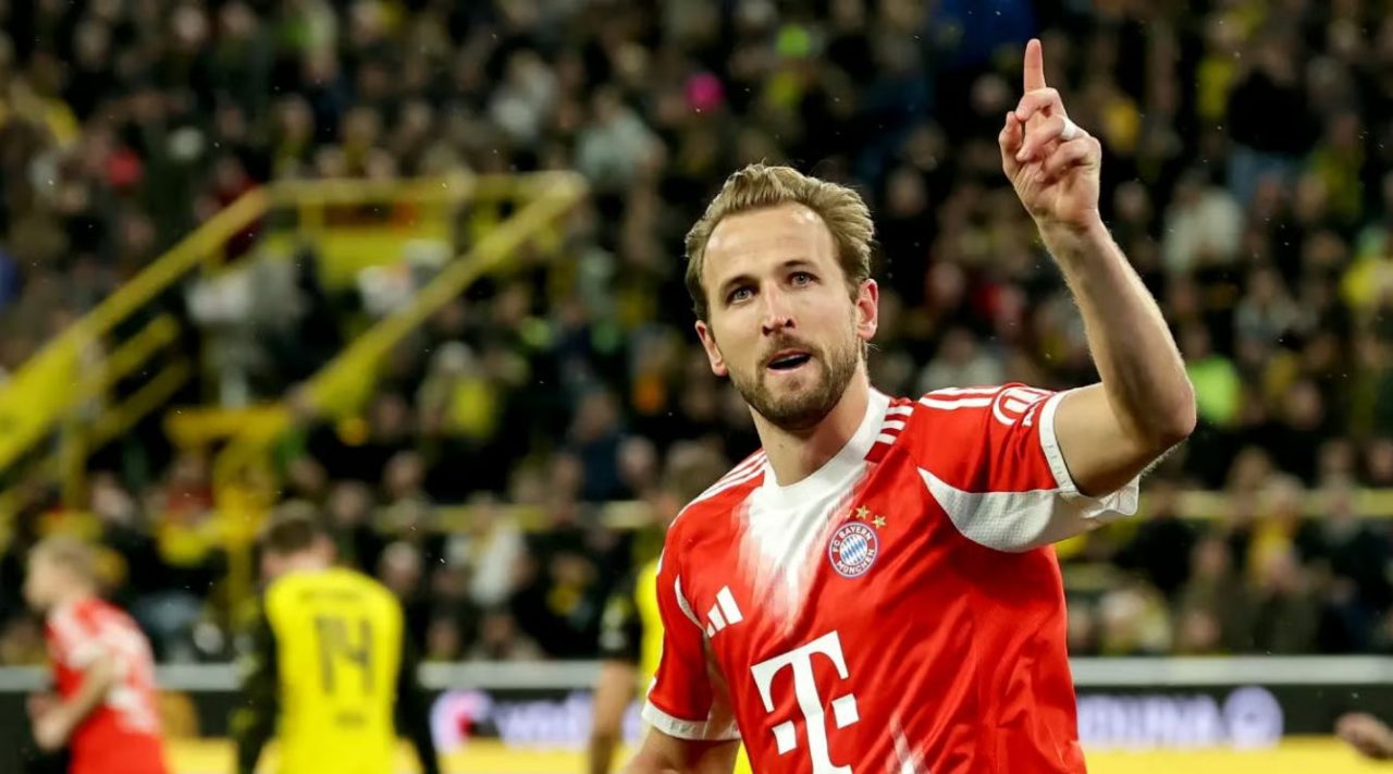 Der Klassiker - Bayern Munchen Unggul 11 Poin Usai Tumbangkan Dortmund 3-2