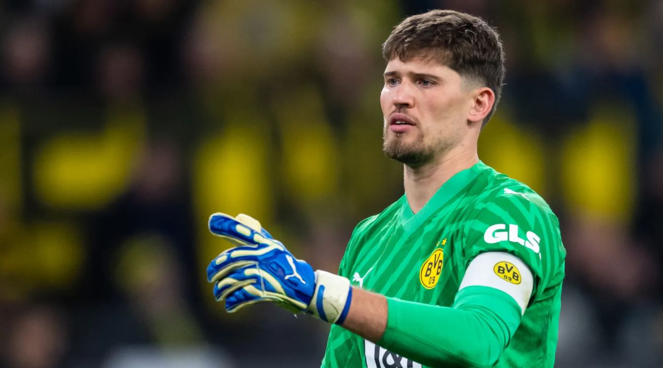 Gregor Kobel kiper Borussia Dortmund