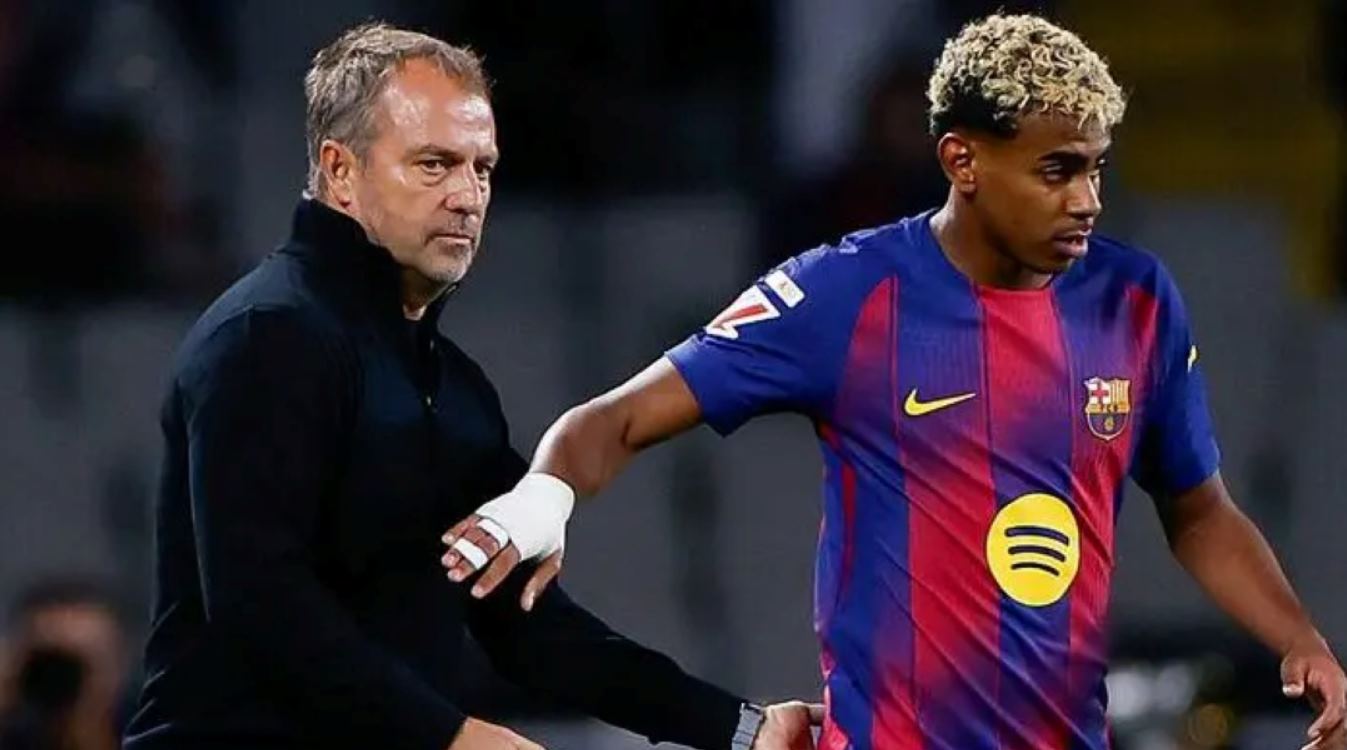 Hansi Flick dan pemain Barcelona Lamine Yamal
