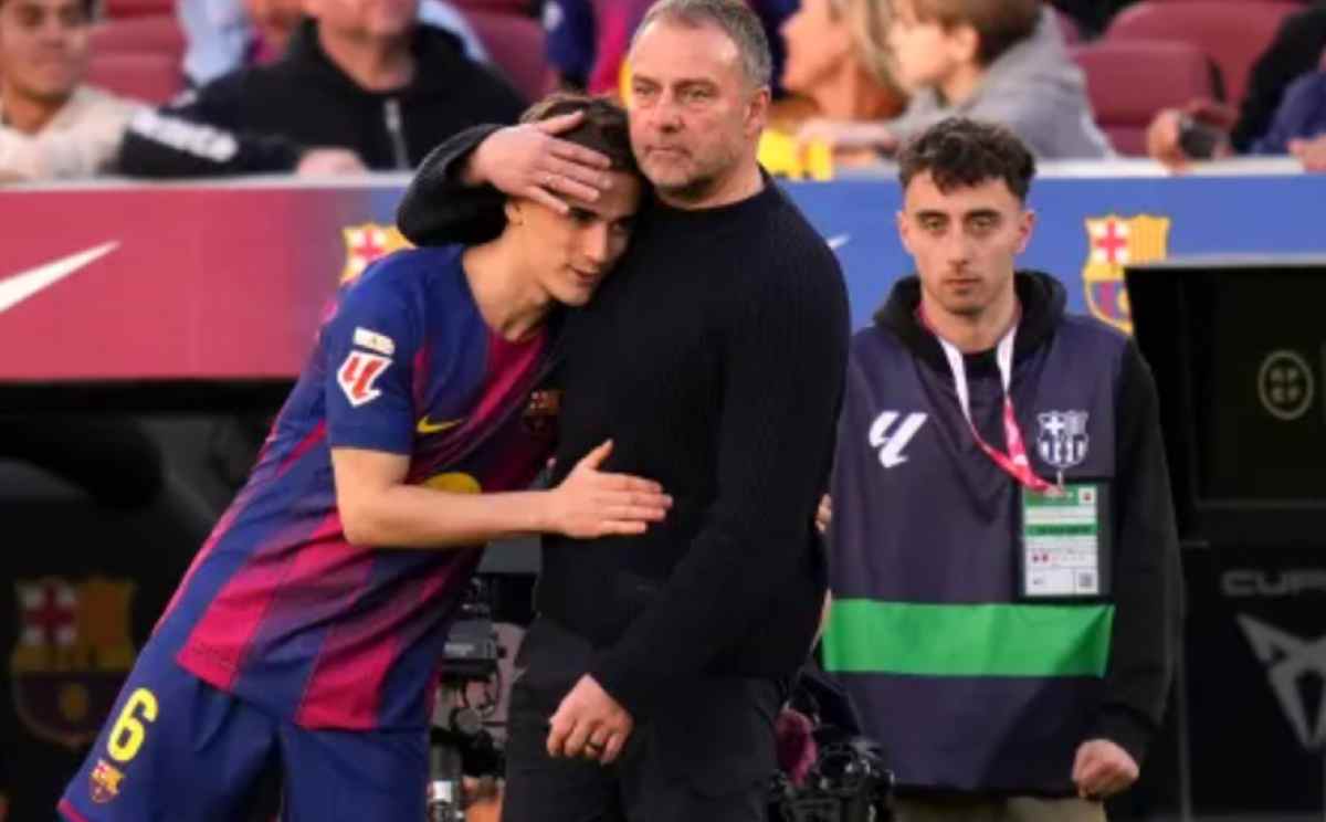 Hansi Flick di Pinggir Lapangan saat Barcelona Menjamu Sevilla Hansi Flick di Pinggir Lapangan saat Barcelona Menjamu Sevilla