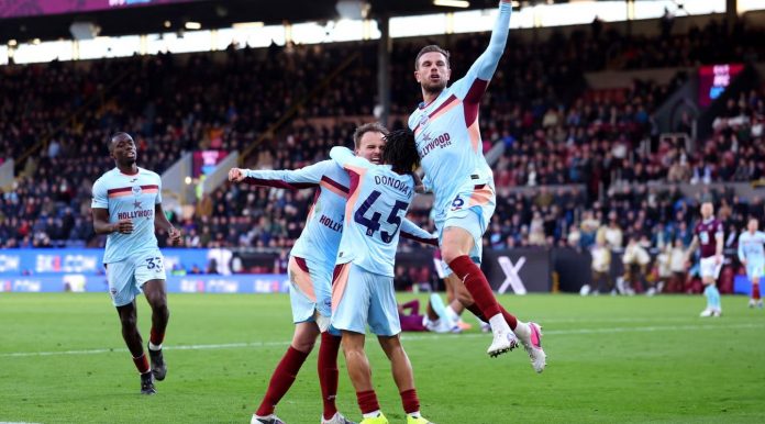 Hasil Burnley vs Brentford skor akhir 3-4 Hasil Burnley vs Brentford skor akhir 3-4