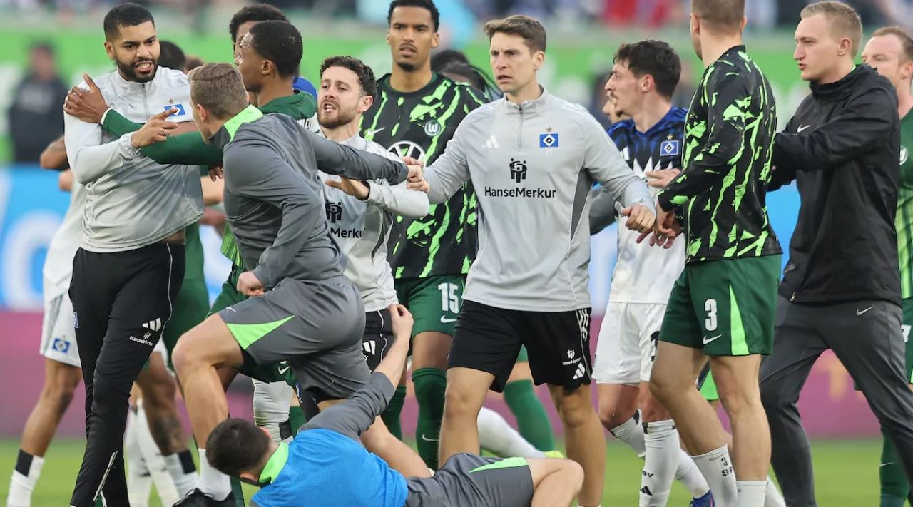 Laga ricuh saat Wolfsburg kalah dan terancam degradasi