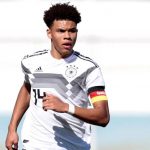 Arsenal Pertimbangkan Nnamdi Collins sebagai Opsi Baru di Lini Pertahanan Nnamdi Collins pemain Eintracht Frankfurt