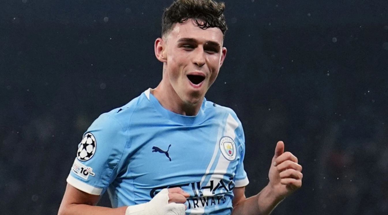 Phil Foden pemain Manchester City