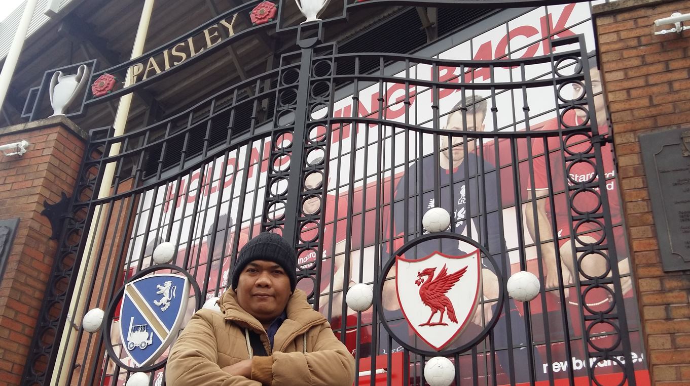 Redaksi Gilabola.com Bayu Indrajati saat di Anfield Stadium Redaksi Gilabola.com Bayu Indrajati saat di Anfield Stadium