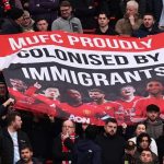 Momen Penting Saat Man United Kalahkan The Eagles dan Sindiran Untuk Ratcliffe Spanduk pesan fans Manchester United untuk Sir Jim Ratcliffe