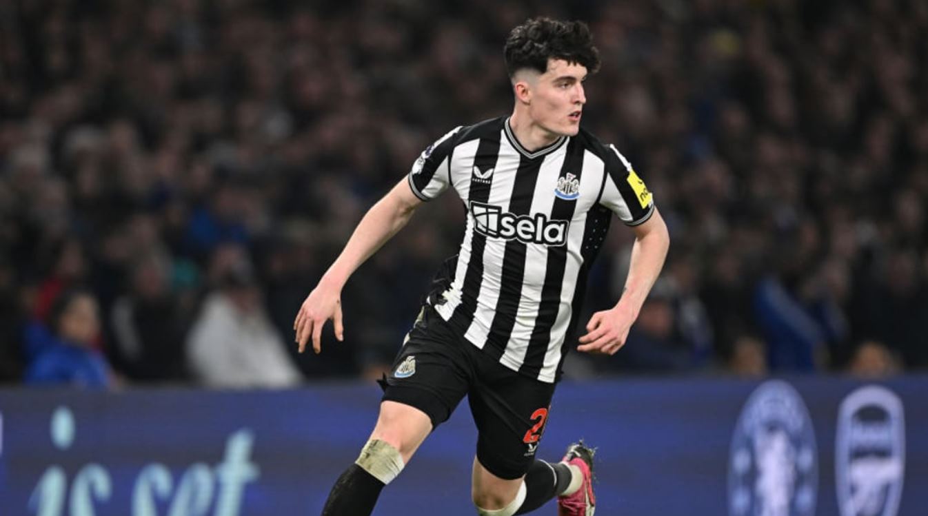 Tino Livramento pemain Newcastle United