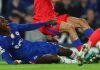 Trevoh Chalobah pemain Chelsea saat cedera di Liga Champions