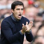 Iraola Tanggapi Rumor Chelsea Usai Pemecatan Liam Rosenior