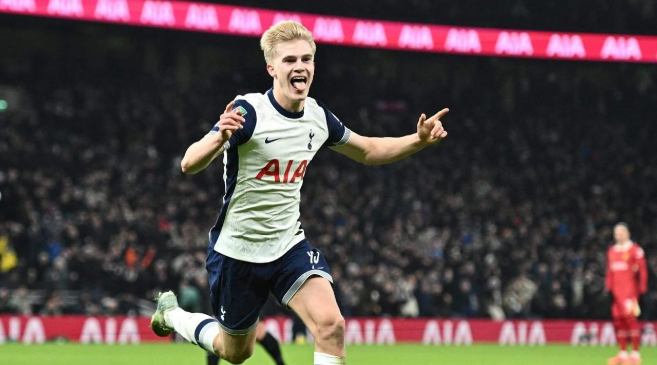 Diburu Klub Top, Bergvall Malah Tutup Pintu Transfer Musim Panas