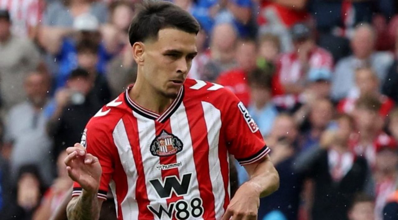 Enzo Le Fee pemain Sunderland menarik minat Liverpool