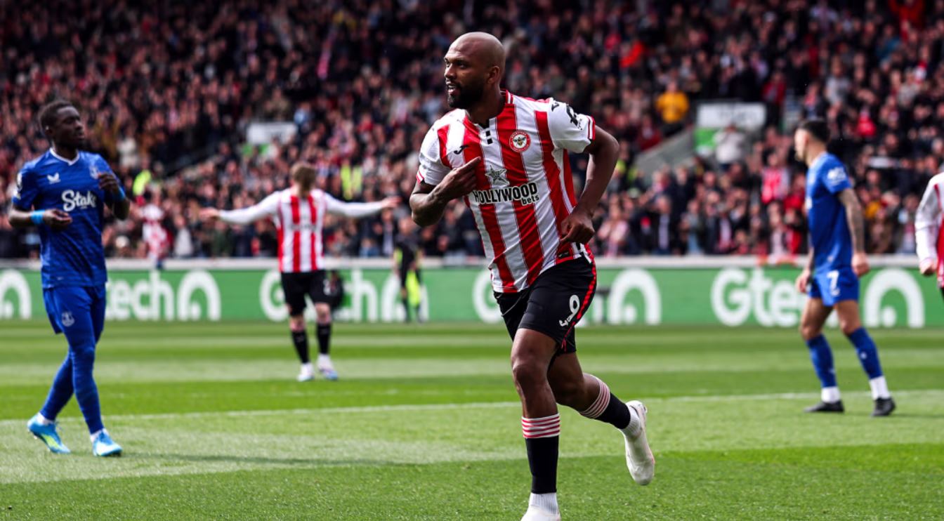 Brentford ditahan Everton dengan skor 2-2. Igor Thiago jadi sorotan setelah mencetak brace dan mencatat rekor gol terbanyak klub dalam satu musim.