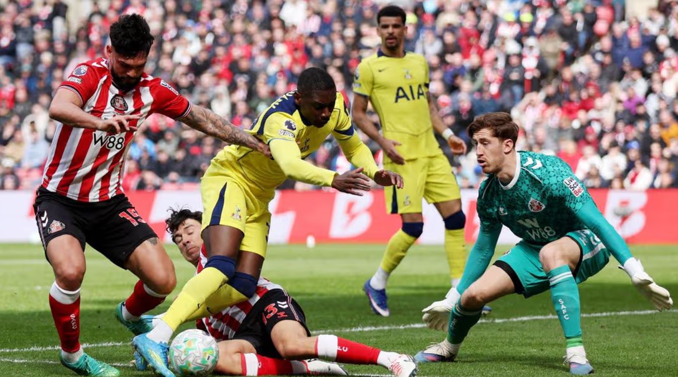 Hasil Sunderland vs Tottenham Hotspur skor 1-0