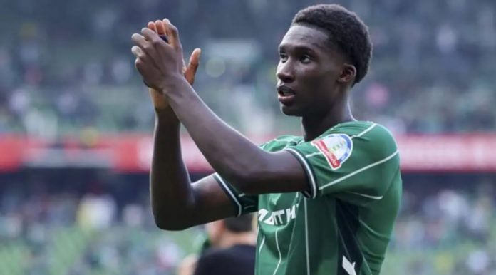 Karim Coulibaly bek 18 tahun milik Werder Bremen Karim Coulibaly bek 18 tahun milik Werder Bremen