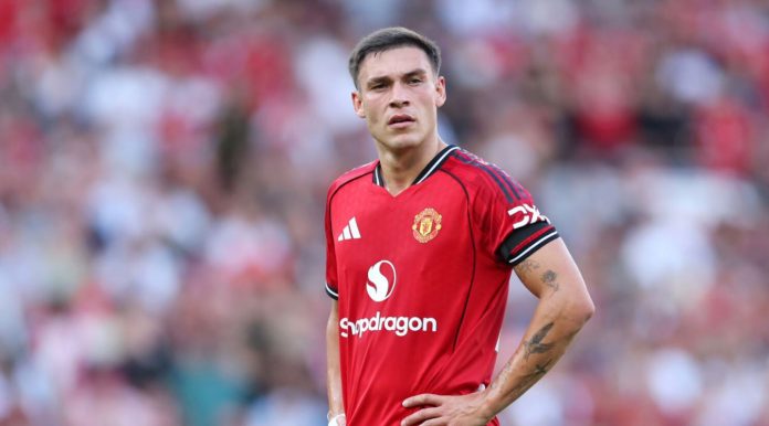 Aston Villa Intai Lagi Pemain Manchester United, Kini Giliran Manuel Ugarte Aston Villa Intai Lagi Pemain Manchester United, Kini Giliran Manuel Ugarte