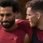 Postingan Mohamed Salah Jadi Kode Keras: Dua Legenda Resmi Angkat Kaki dari Anfield!