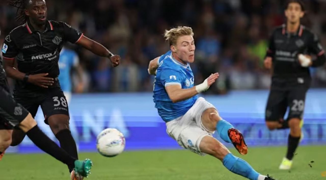 Napoli Raih Tiga Poin Penting, Inter Harus Menunggu Gelar